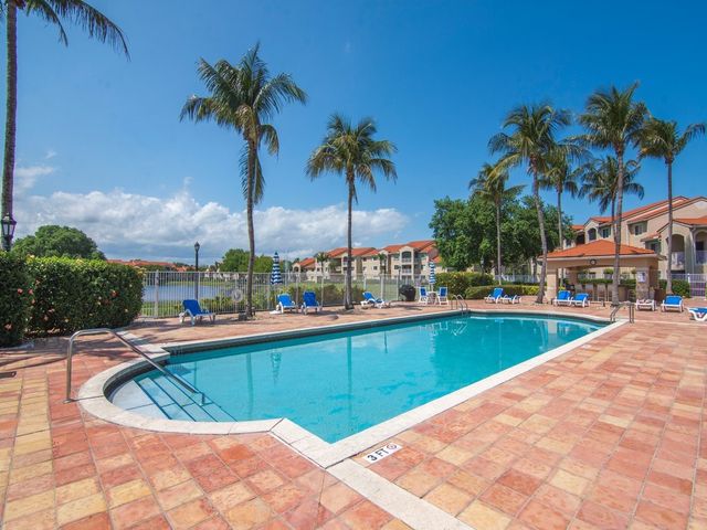 1650 N 42nd Circle 109, Vero Beach, FL 32967