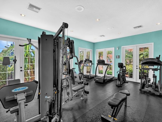1650 N 42nd Circle 109, Vero Beach, FL 32967