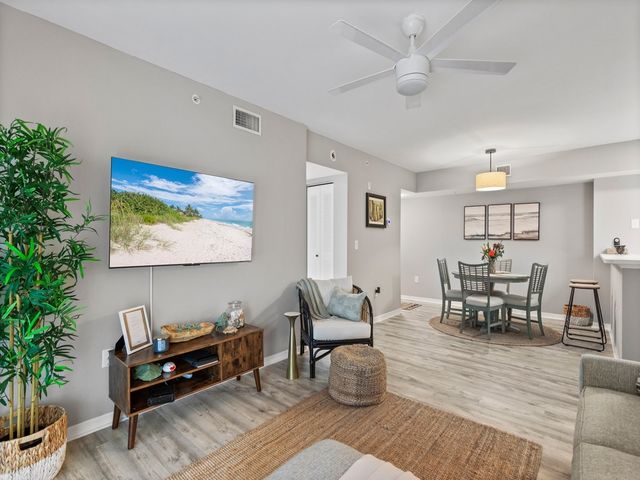 1650 N 42nd Circle 109, Vero Beach, FL 32967