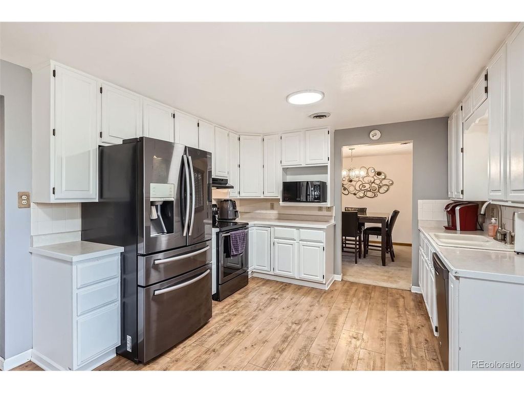 11290 W 77th Dr, Arvada, CO 80005