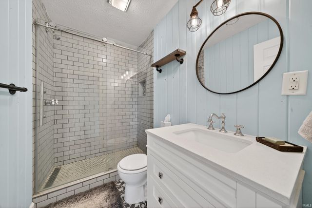 757 E 1000 NORTH, Alexandria, IN 46001