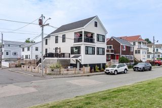 67 Edgewater Dr, Quincy, MA 02169