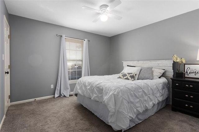 1337 SE 12th Terrace, Lee's Summit, MO 64081