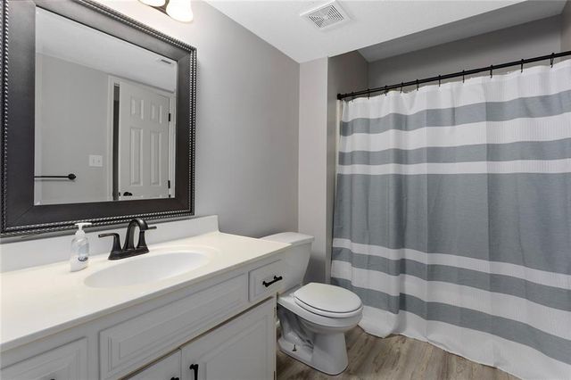 1337 SE 12th Terrace, Lee's Summit, MO 64081