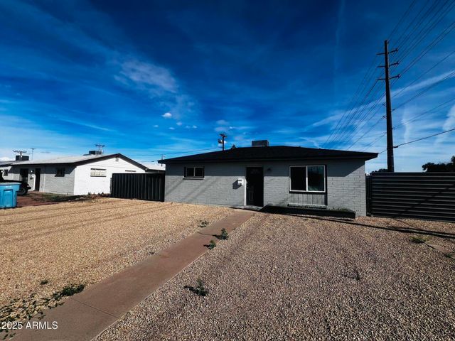 8001 N 28th Avenue, Phoenix, AZ 85051