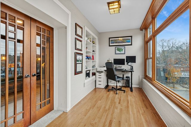 559 W Aldine Avenue 2, Chicago, IL 60657