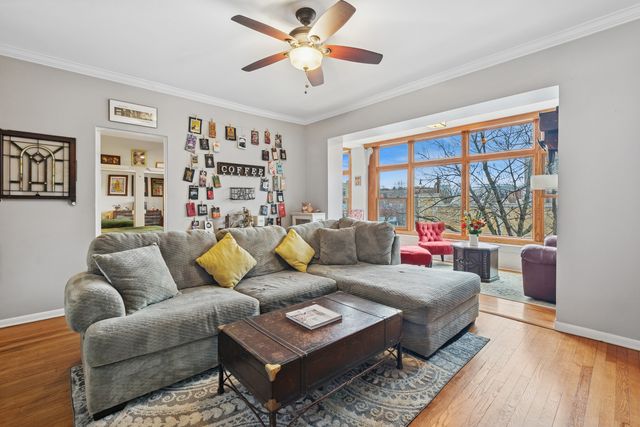 559 W Aldine Avenue 2, Chicago, IL 60657