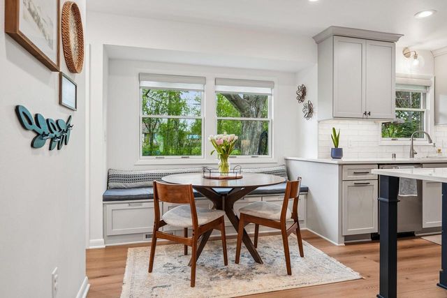 2430 Apple Tree ROAD, Glendale, WI 53209