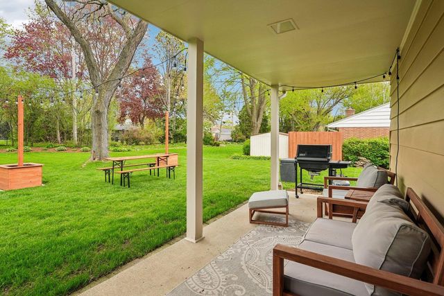 2430 Apple Tree ROAD, Glendale, WI 53209