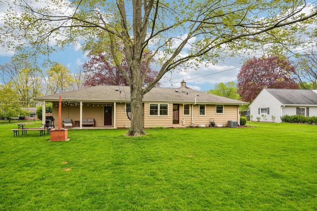 2430 Apple Tree ROAD, Glendale, WI 53209