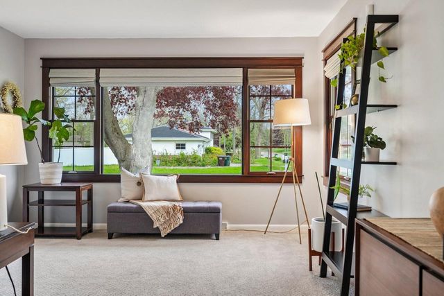 2430 Apple Tree ROAD, Glendale, WI 53209