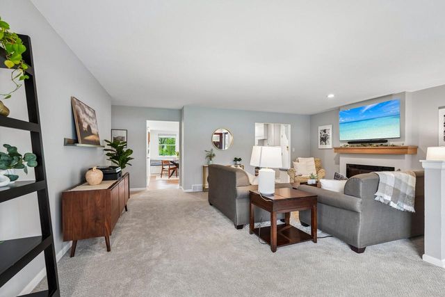 2430 Apple Tree ROAD, Glendale, WI 53209