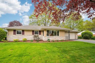 2430 Apple Tree ROAD, Glendale, WI 53209