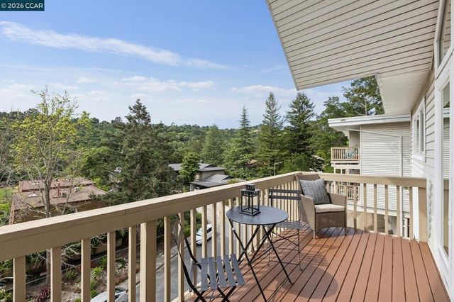 122 Ascot Ct B, Moraga, CA 94556