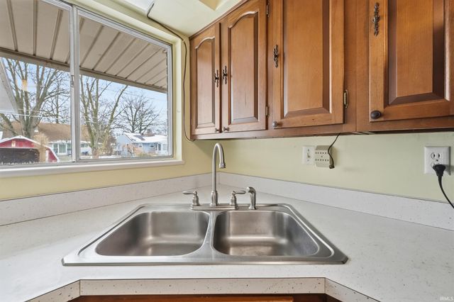 2714 Barnhart Avenue, Fort Wayne, IN 46805