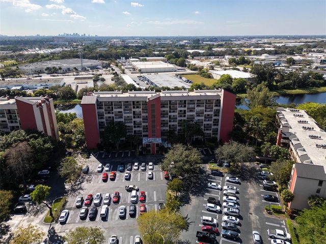 2206 S Cypress Bend Drive 803, Pompano Beach, FL 33069