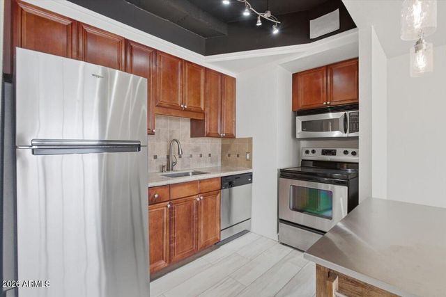 4750 N CENTRAL Avenue B14, Phoenix, AZ 85012