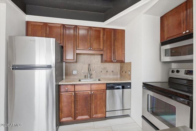 4750 N CENTRAL Avenue B14, Phoenix, AZ 85012