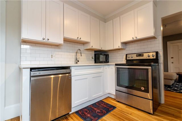 21 School Street 3, Newport, RI 02840