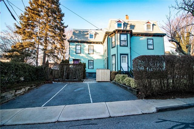 21 School Street 3, Newport, RI 02840