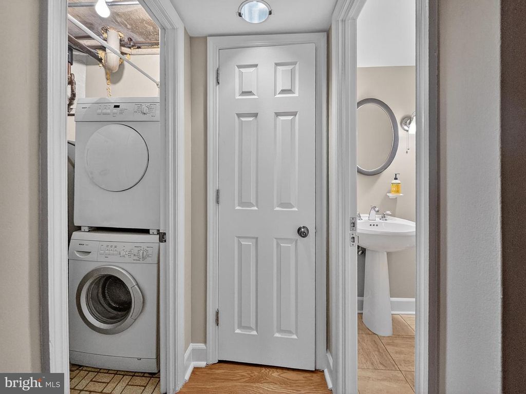 Image 13 of property listing at 1080 WISCONSIN AVE NW #2020, Washington, DC 20007