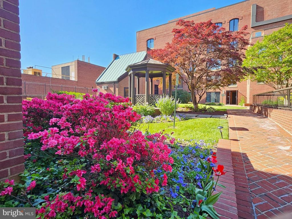 Image 25 of property listing at 1080 WISCONSIN AVE NW #2020, Washington, DC 20007