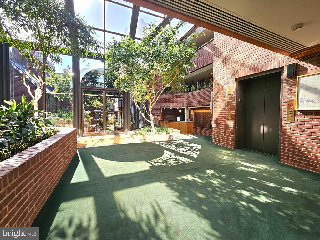 Image 26 of property listing at 1080 WISCONSIN AVE NW #2020, Washington, DC 20007