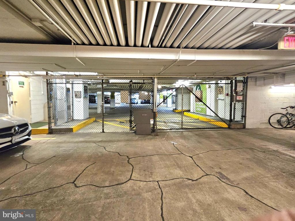 Image 27 of property listing at 1080 WISCONSIN AVE NW #2020, Washington, DC 20007