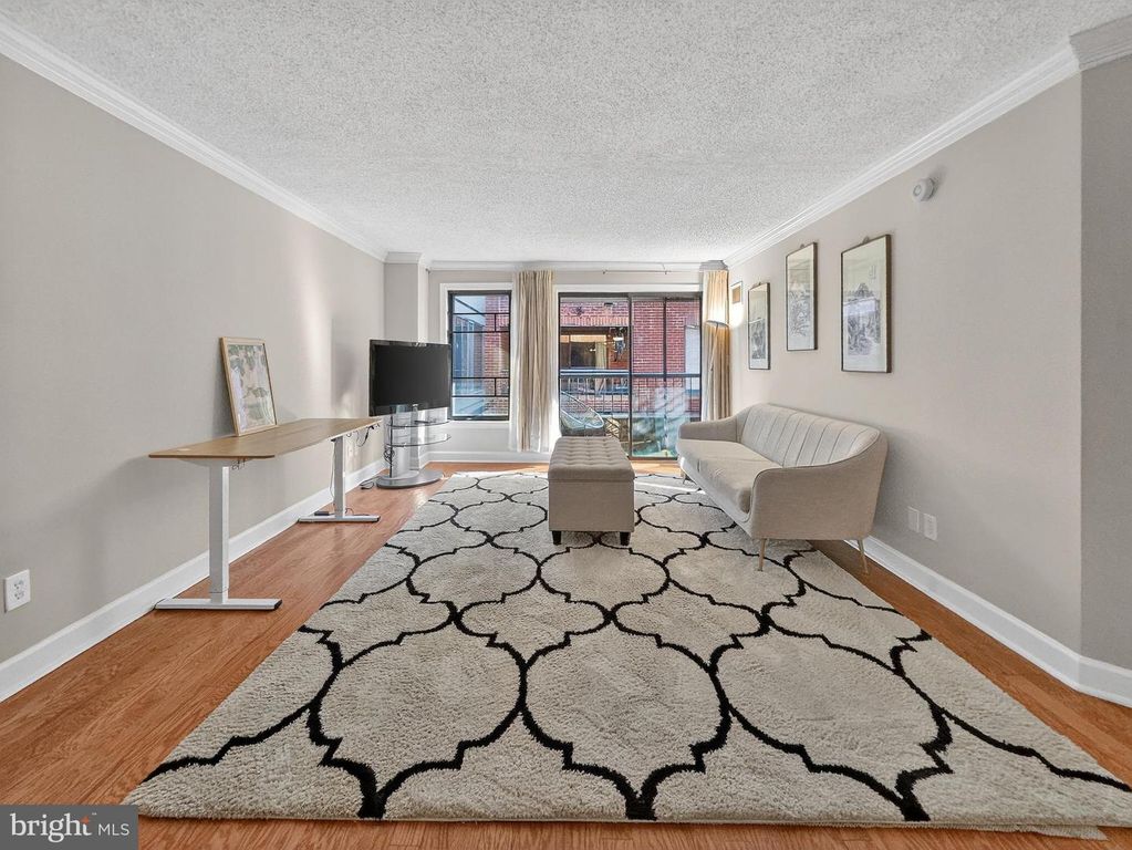 Image 3 of property listing at 1080 WISCONSIN AVE NW #2020, Washington, DC 20007