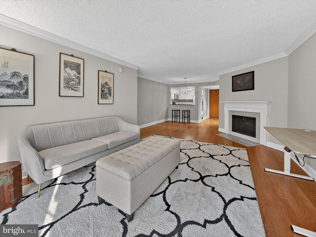 Image 5 of property listing at 1080 WISCONSIN AVE NW #2020, Washington, DC 20007