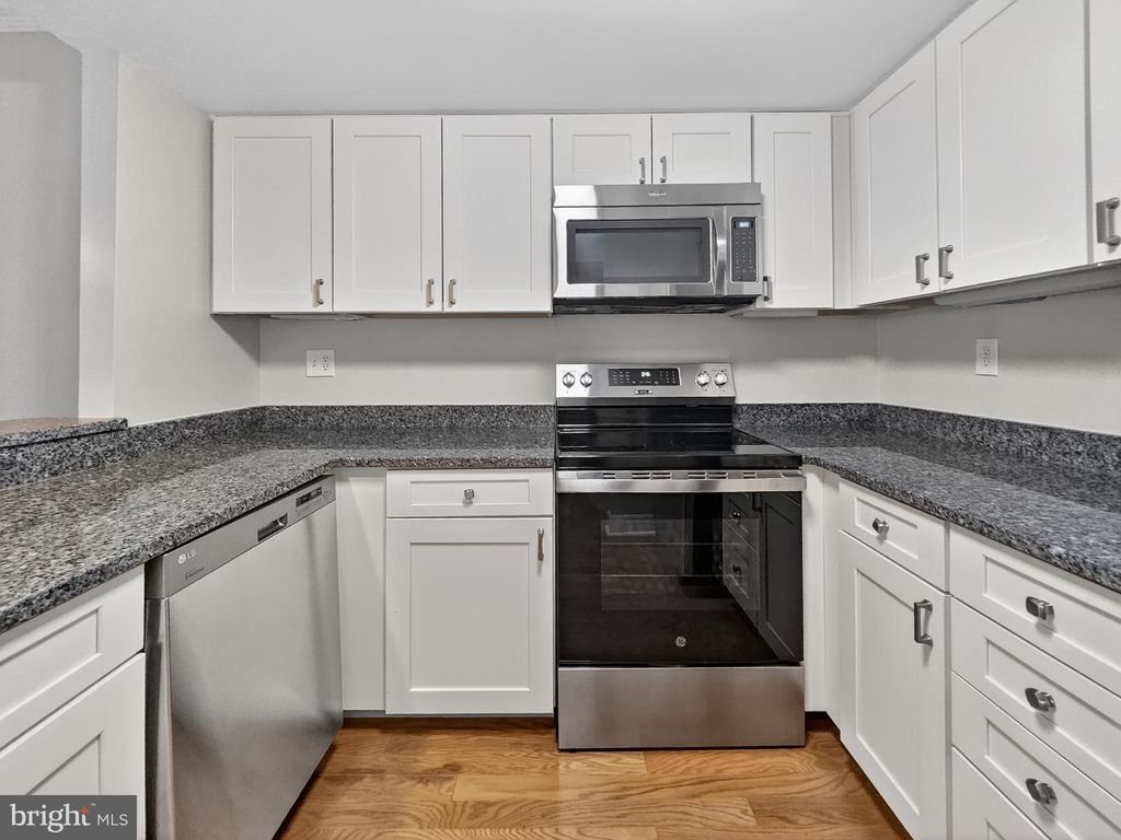Image 9 of property listing at 1080 WISCONSIN AVE NW #2020, Washington, DC 20007