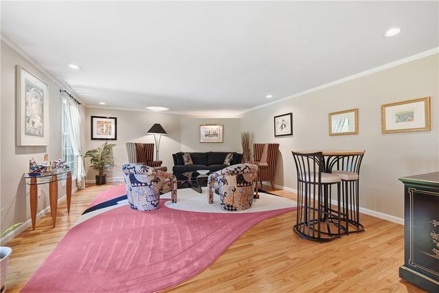 148 OAK PARK PLACE, Mt Lebanon, PA 15243