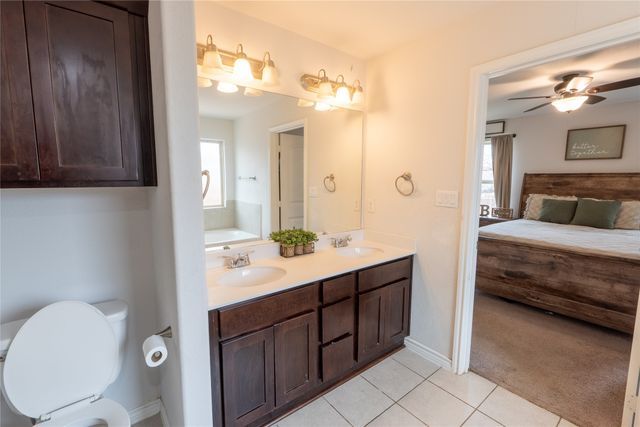 207 Shady Oaks Drive, Runaway Bay, TX 76426