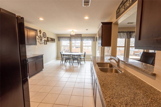 207 Shady Oaks Drive, Runaway Bay, TX 76426