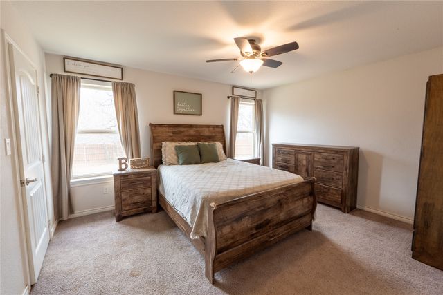 207 Shady Oaks Drive, Runaway Bay, TX 76426