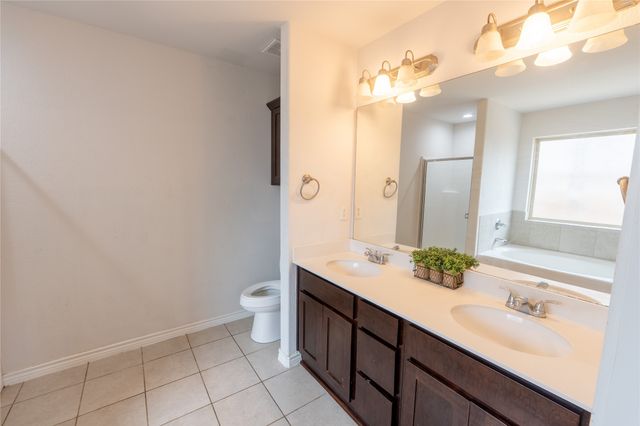 207 Shady Oaks Drive, Runaway Bay, TX 76426