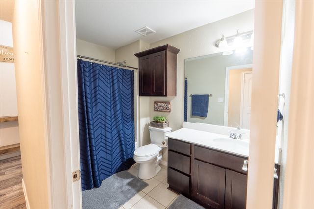 207 Shady Oaks Drive, Runaway Bay, TX 76426