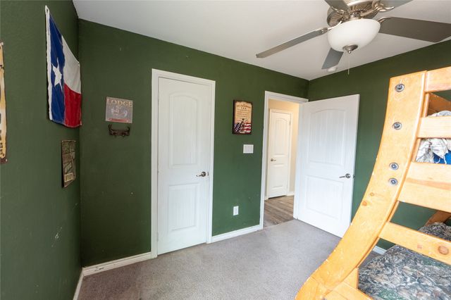 207 Shady Oaks Drive, Runaway Bay, TX 76426