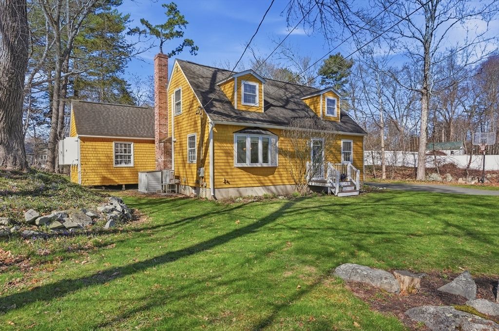68 Pearson Dr, Newbury, MA 01922