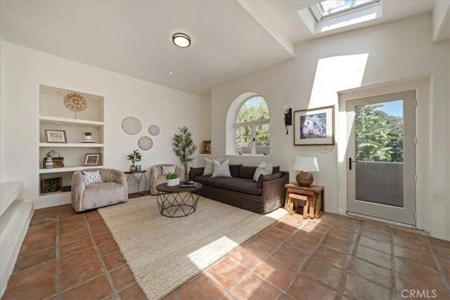 1046 Oro, Laguna Beach, CA 92651
