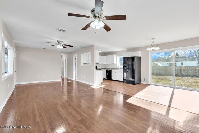 34 Dockage Road, Bayville, NJ 08721