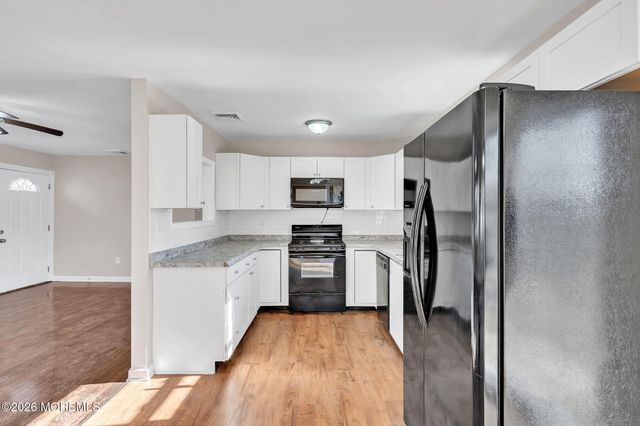 34 Dockage Road, Bayville, NJ 08721