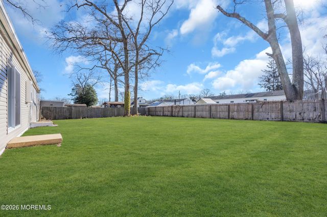 34 Dockage Road, Bayville, NJ 08721