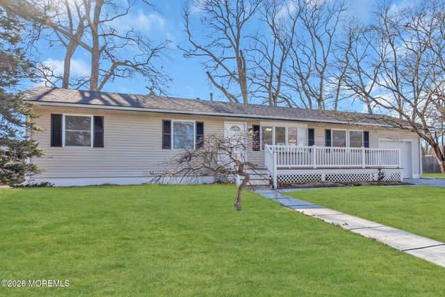 34 Dockage Road, Bayville, NJ 08721