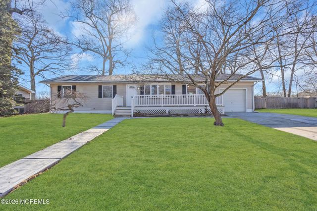 34 Dockage Road, Bayville, NJ 08721