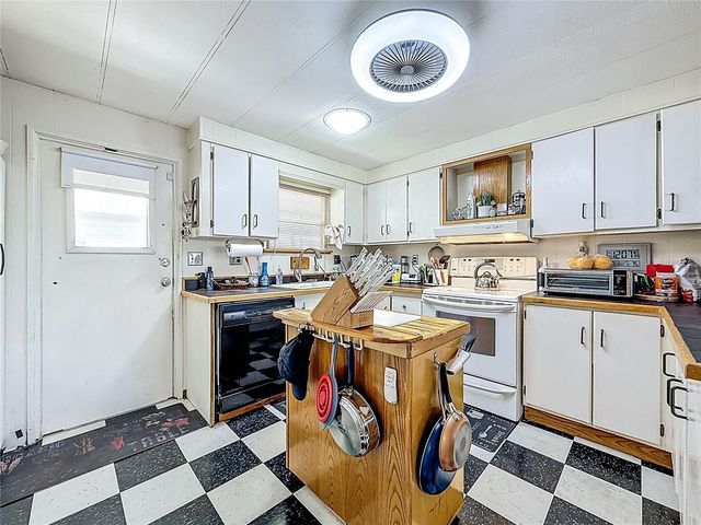 272 NORTHGATE DRIVE, Tarpon Springs, FL 34689