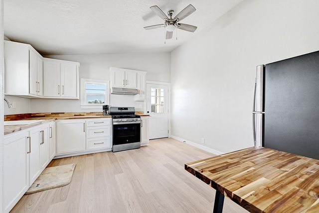 1115 W Paris St, Marfa, TX 79843