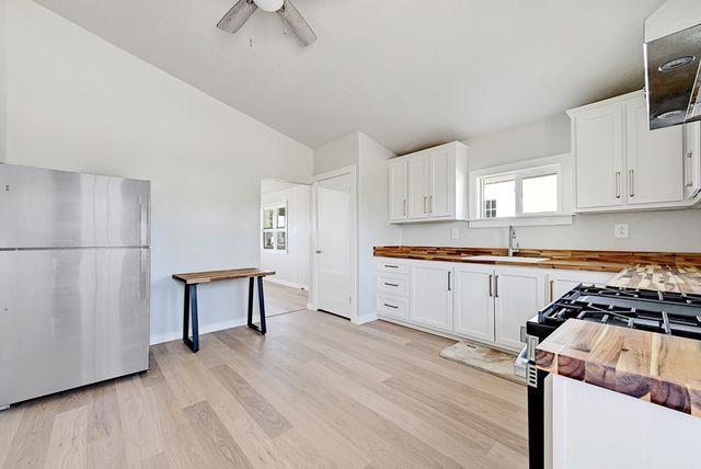 1115 W Paris St, Marfa, TX 79843