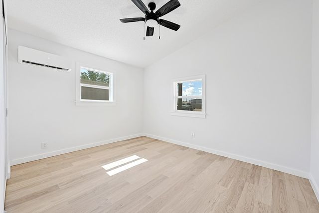 1115 W Paris St, Marfa, TX 79843