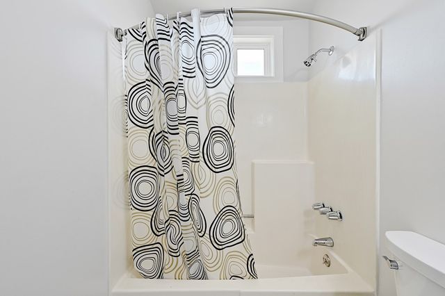 1115 W Paris St, Marfa, TX 79843